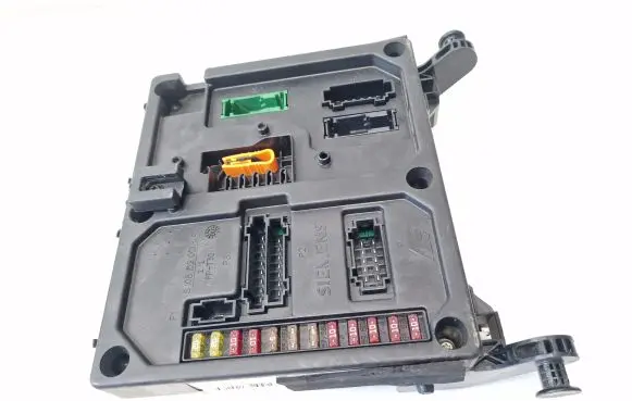 Volkswagen Sharan Fuse module 7M3962258F