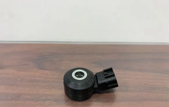 Subaru XV II Detonation knock sensor 9105 KNE45