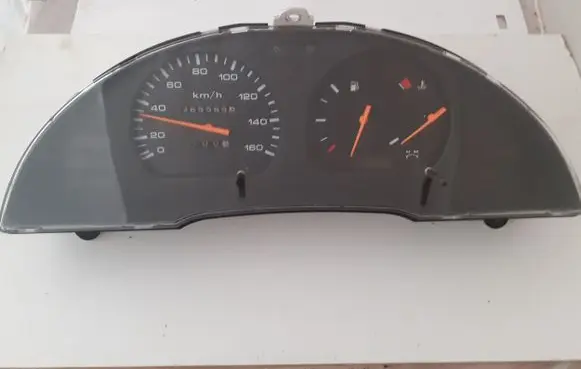 Nissan Serena Speedometer (instrument cluster) 19663701