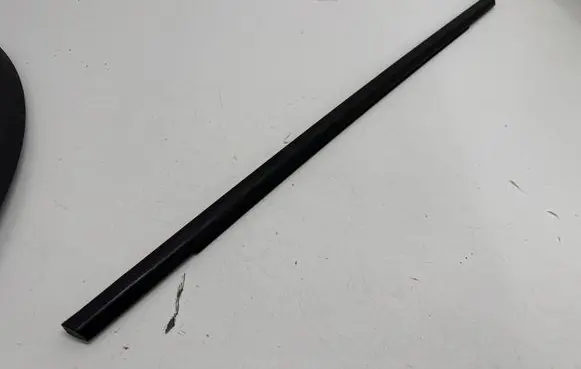 Opel Crossland X Rear glass trim 39124058