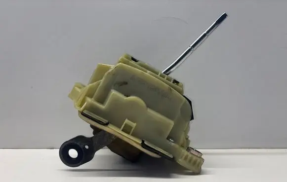 Mercedes-Benz C W203 Gear shifter/selector A2032675524
