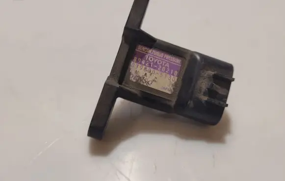 Toyota Corolla Verso E121 Air pressure sensor 8942120210