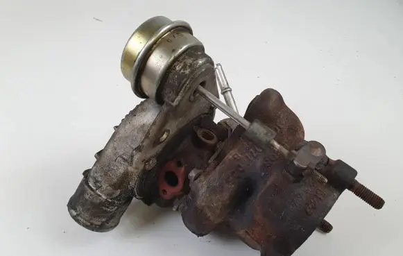 Volkswagen PASSAT B5 Turbo 058145703J