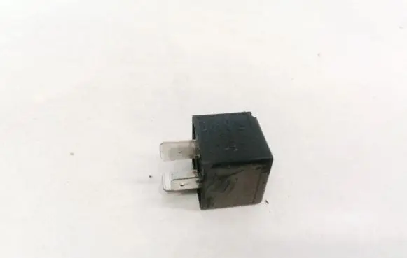 Seat Alhambra (Mk1) Other relay 7M0951253A 95VW10K705CA
