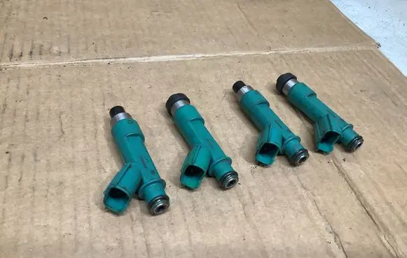 Toyota Camry Fuel injectors set 2325028080 031042204