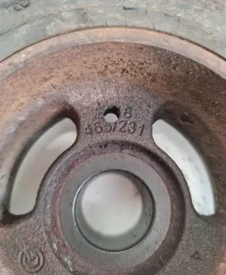 Volvo V50 Crankshaft pulley 69A2A0106 F069A2A 2M5G6316