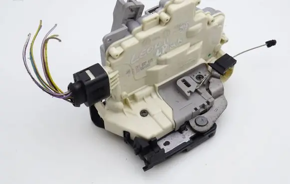 Seat Leon (1P) Front door lock 1P1837015