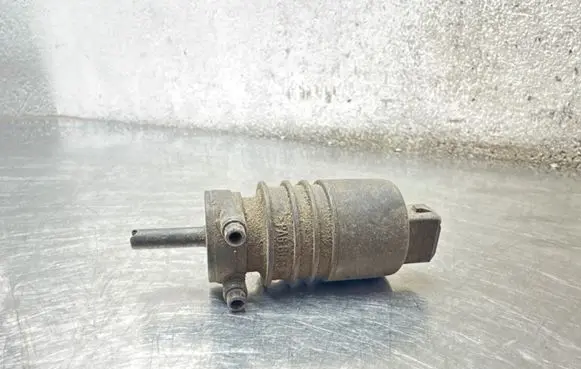 Opel Vectra C Windscreen/windshield washer pump