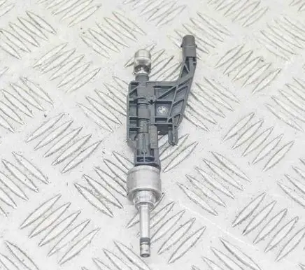 BMW X5 G05 Fuel injector 0261500437 8656548