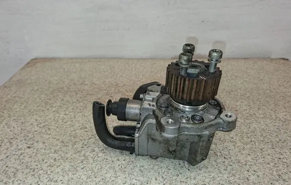 Volkswagen Tiguan Fuel injection high pressure pump 0445010529 03L130755AC 07030811
