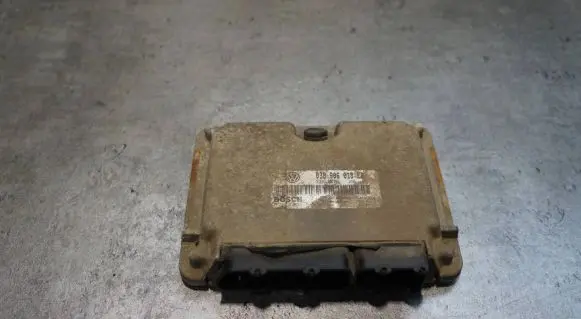Volkswagen Polo III 6N 6N2 6NF Engine control unit/module 038906018ED