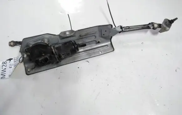 Suzuki Wagon R+ Front wiper linkage and motor