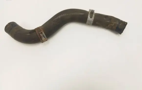 Coolant pipe/hose