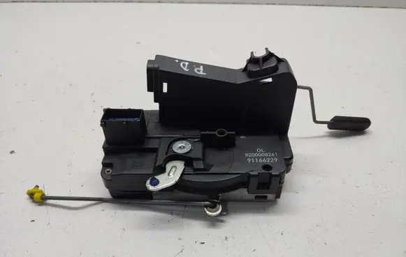 Renault Trafic II (X83) Front door lock 8200008261 91166229