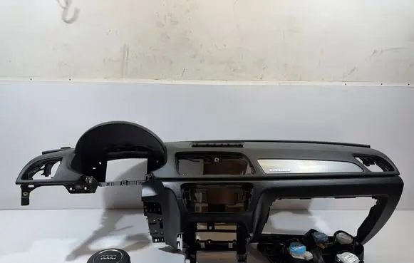 Audi Q3 8U Dashboard DESKA189189