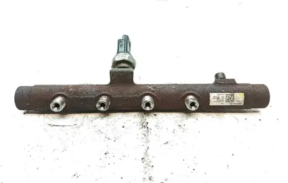Mercedes-Benz A W176 Fuel main line pipe 175218188R A2C53367836