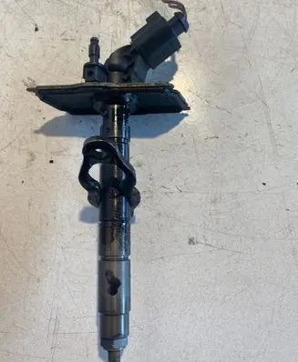 Audi A5 8T 8F Fuel injector 0445115058 SB5CD1B