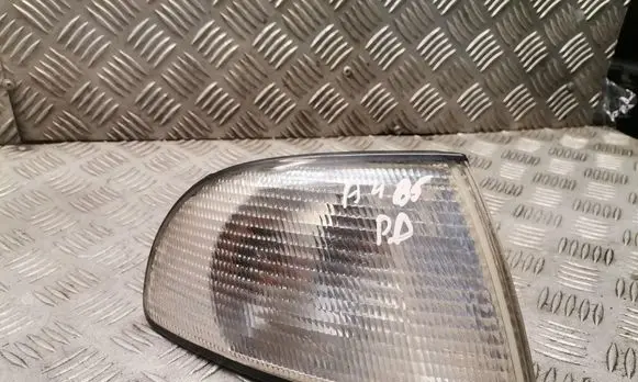 Audi A4 S4 B5 8D Front indicator light 8D0953050A