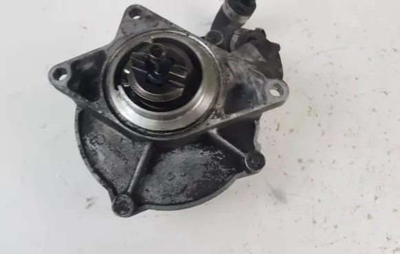 Audi A6 S6 C5 4B Vacuum pump