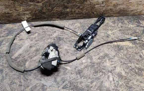 Infiniti Q70 Y51 Rear door lock 48141