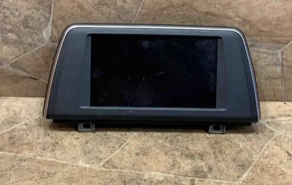 BMW 2 F46 Screen/display/small screen 6834913