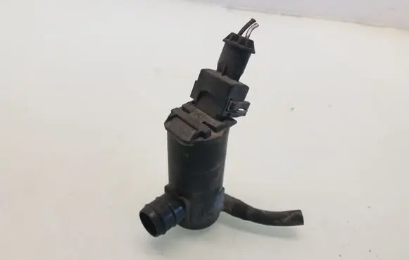 Volvo V70 Windscreen/windshield washer pump