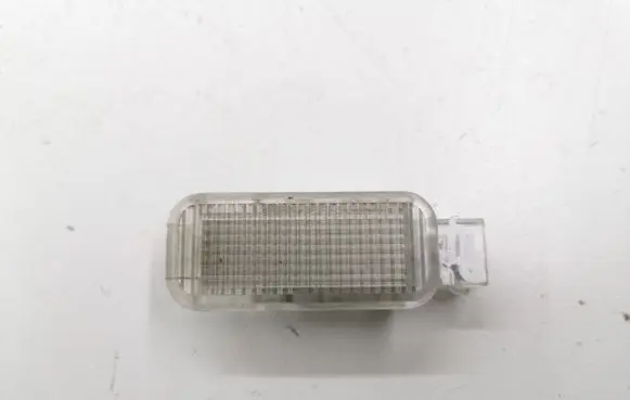 Volkswagen PASSAT B5 Other interior light 3B0947415