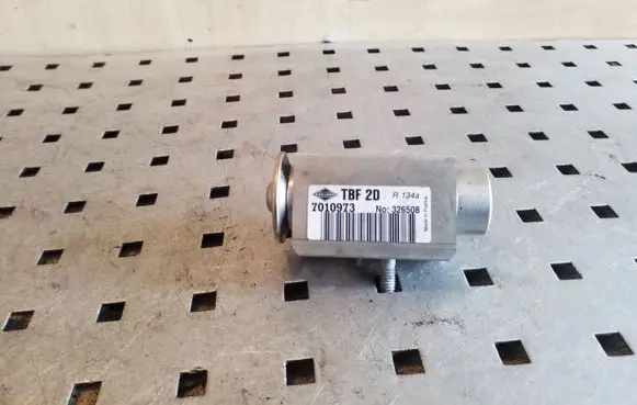 Volvo XC60 Air conditioning (A/C) expansion valve 7010973