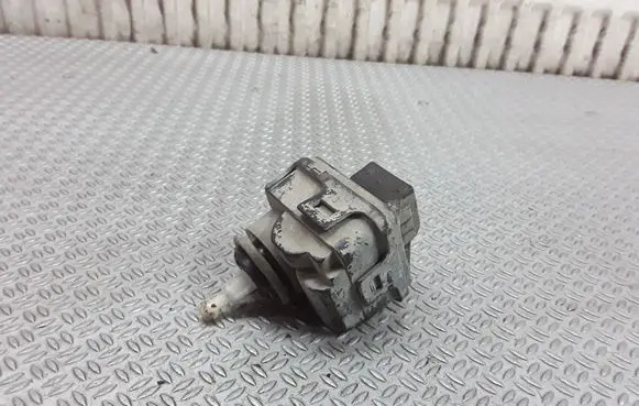 Skoda Octavia Mk1 (1U) Headlight level adjustment motor 1U0941295