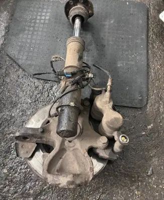 Front wheel hub