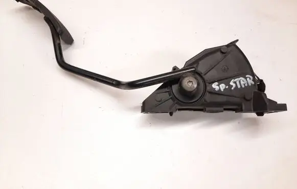 Mitsubishi Space Star Accelerator throttle pedal 30865642 M865642