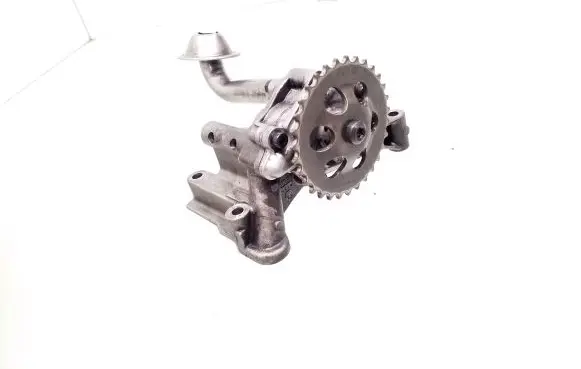 Volkswagen Golf IV Oil pump 06A115105 06A115121