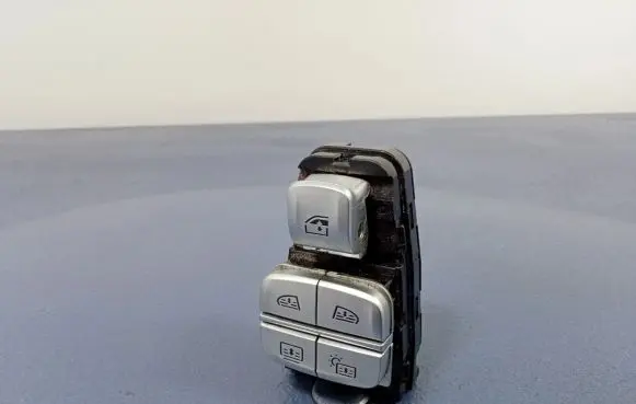 BMW 7 G11 G12 Electric window control switch 9382506