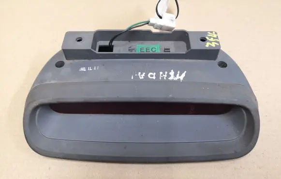 Hyundai Santa Fe Third/center stoplight 92750260