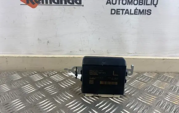 Toyota RAV 4 (XA50) Door control unit/module 8922242101