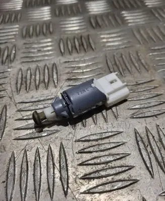Renault Twingo II Brake pedal sensor switch 8200168238B