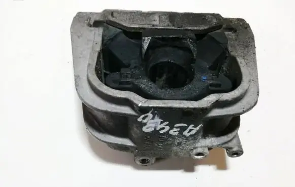 Volkswagen Golf V Engine mount bracket 1k0199262