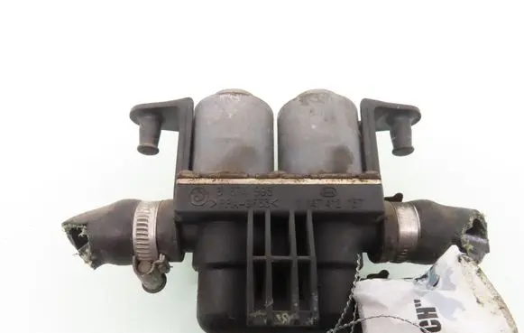 BMW 5 E39 Coolant heater control valve 1147412137 8374995