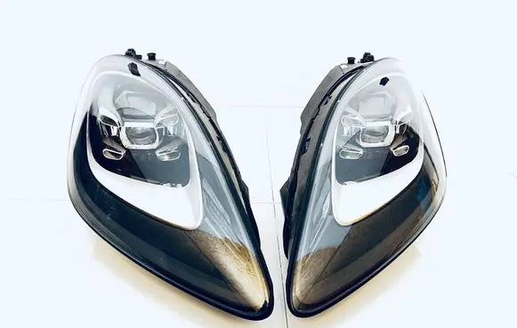 Porsche Cayenne (9Y0 9Y3) Headlights/headlamps set 9Y0941033T 9Y0941034T