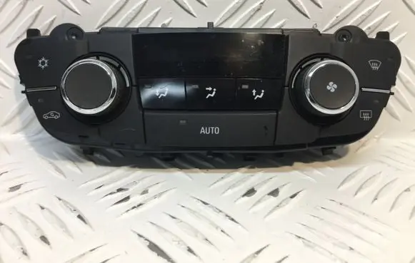 Opel Insignia A Climate control unit 13273095