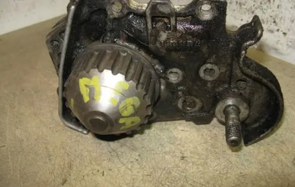 Renault Scenic I Water pump 7700861686D 2R13501