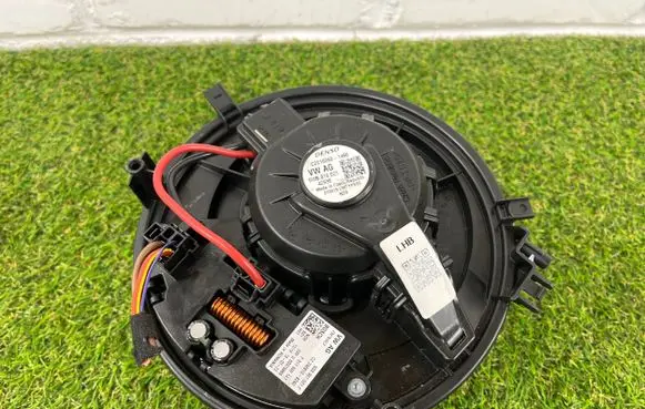 Volkswagen PASSAT B8 Heater fan/blower 5WB819021 5Q0907521f
