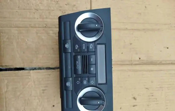 Audi A3 S3 8P Climate control unit 8P0820043P
