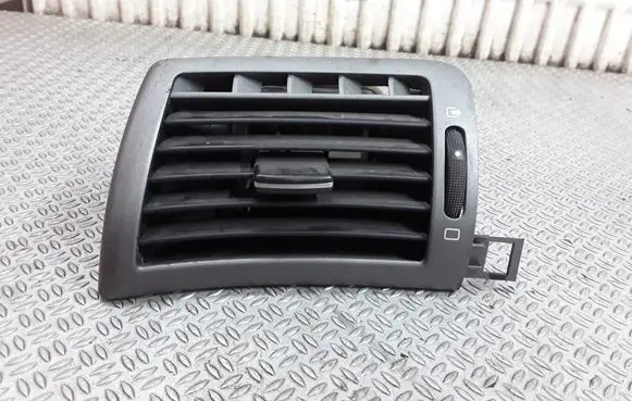 Peugeot 407 Dashboard side air vent grill/cover trim
