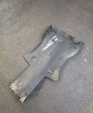 Audi Q7 4L Center/middle under tray cover