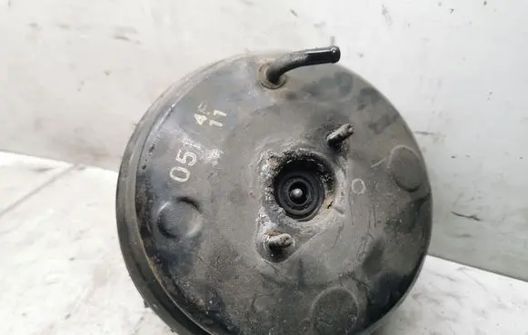 Mitsubishi Grandis Brake booster
