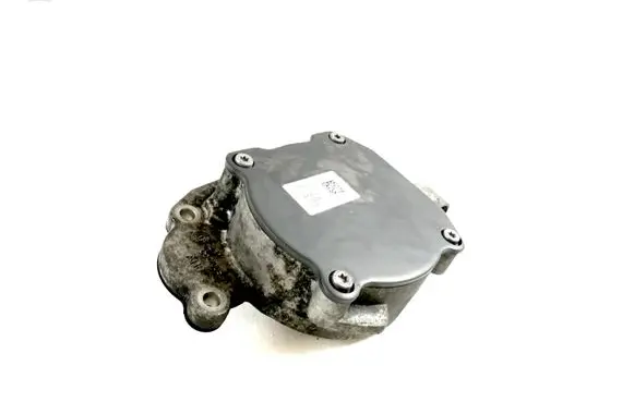 Volkswagen Golf VI Vacuum pump 03L100J 03L145207