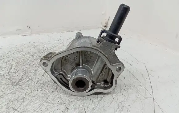 Mercedes-Benz E W212 Vacuum pump A6512300565