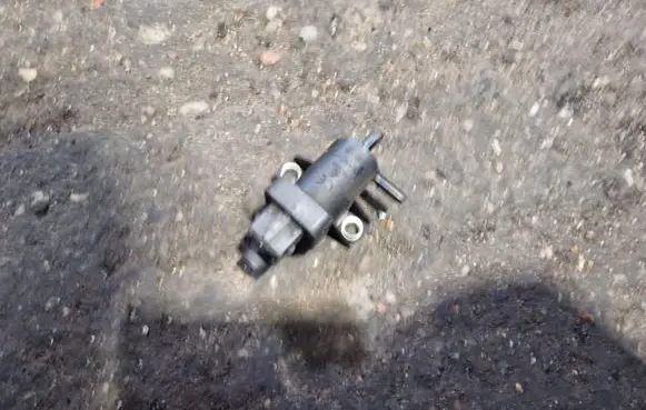 Opel Vivaro Turbo solenoid valve
