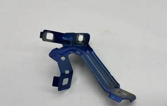 BMW 4 F32 F33 Fender mounting bracket